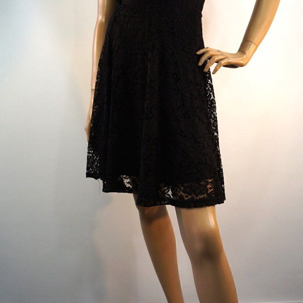 Diva Appared Black Skirt Womens Size Medium Lace Overlay Lined Pull On Short
